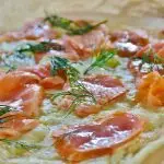 Scopri di più sull'articolo Pizza Salmone, Mozzarella ed Aneto